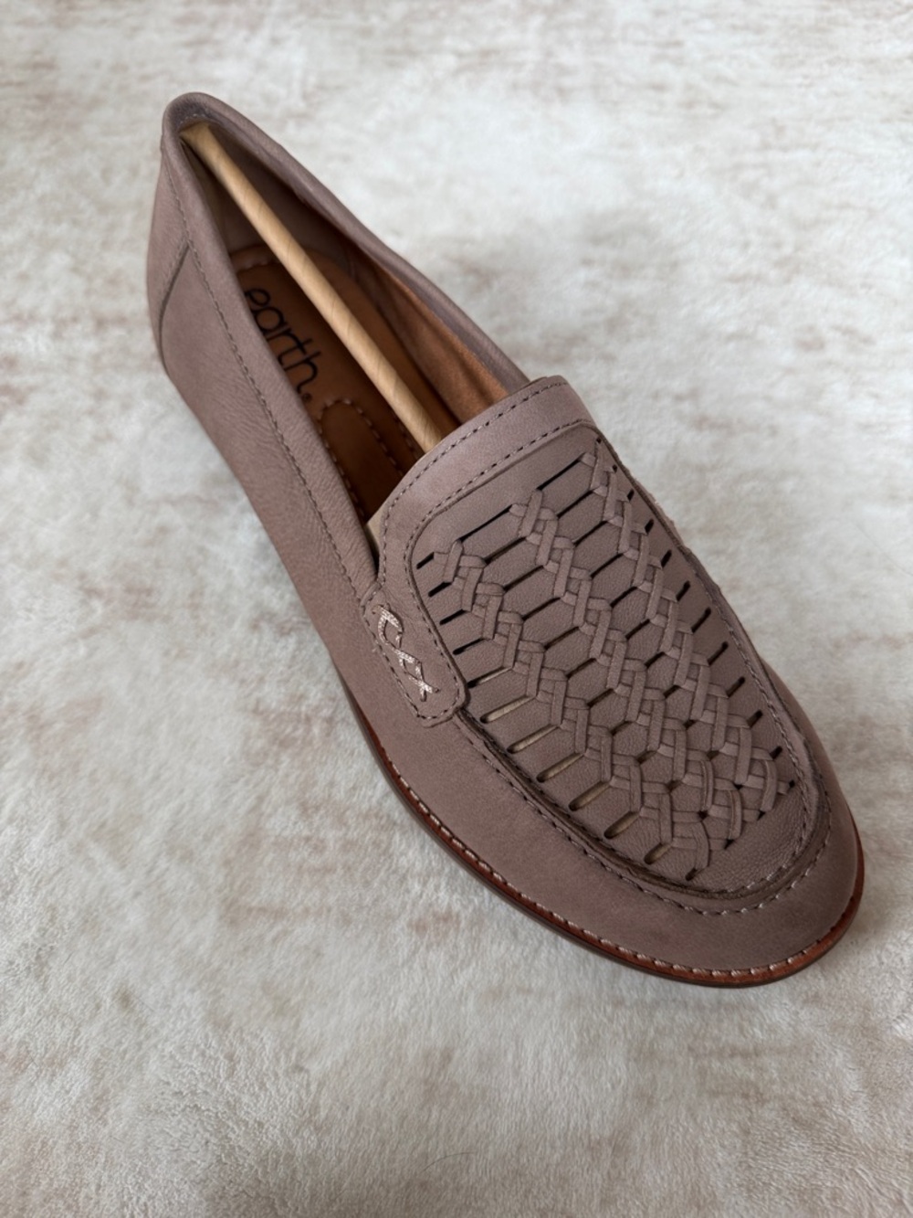 Earth Women's Woven Loafer - Taupe